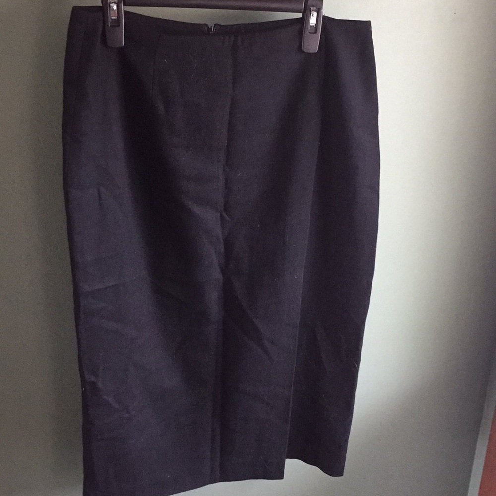 Jones New York black 100% wool skirt